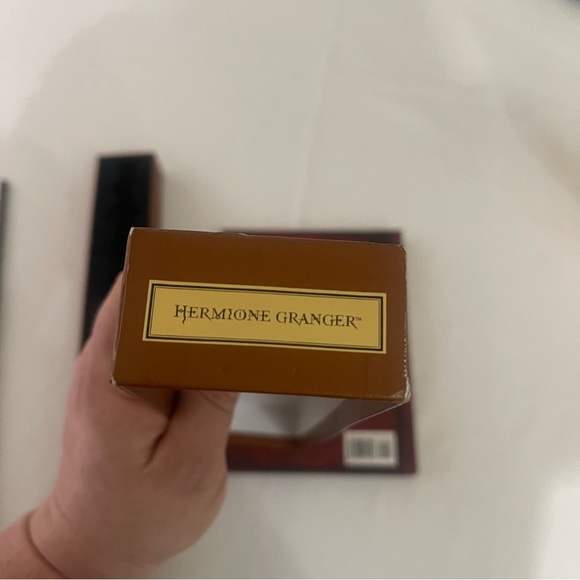 The Unofficial Harry Potter Spellbook + Hermione Granger “Magic Wand” Xmas Gift - Picture 8 of 11